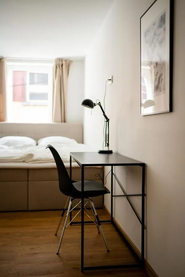 Old Town Apartment 2 Rooms/Baths Düsseldorf Duitsland